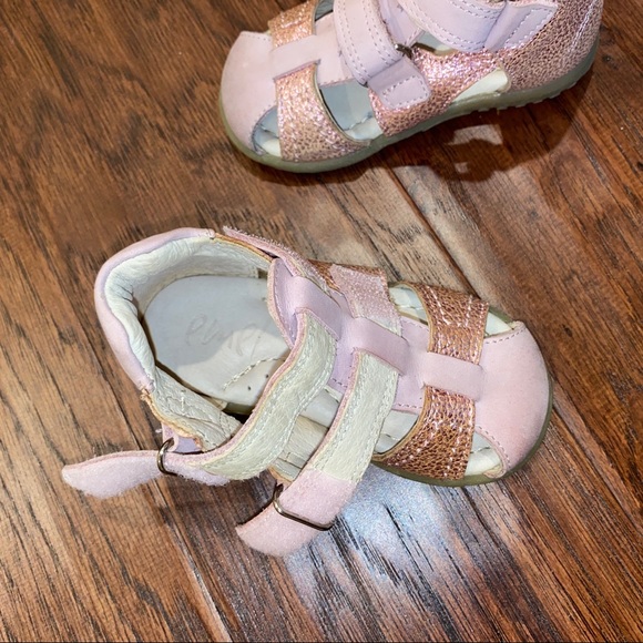 Beautiful EMEL Sandals. - Picture 5 of 7